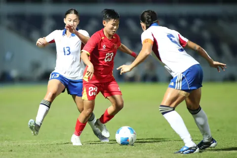 Trực tiếp tuyển nữ Việt Nam 0 - 0 tuyển nữ Philippines: Trọng tài xử ép Việt Nam  