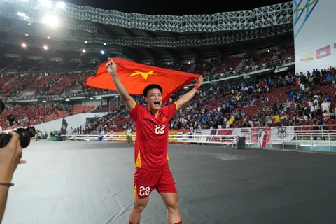 [Ảnh] Chiến thắng ngoạn mục của thầy trò HLV Kim Sang Sik