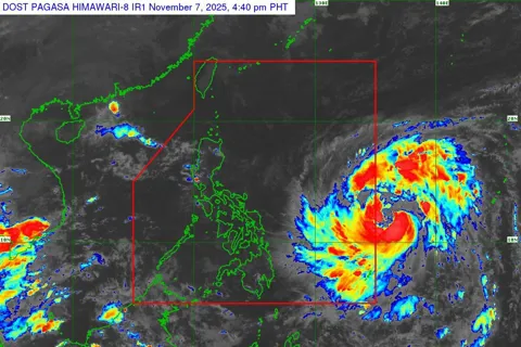 Siêu bão Fung-Wong “nuốt chửng” Philippines, chuyên gia cảnh báo phạm vi tàn phá chưa từng có
