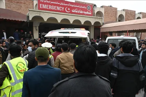 Vụ đánh bom thánh đường ở Islamabad: Ông Putin đề nghị hỗ trợ Pakistan chống khủng bố, IS nhận trách nhiệm
