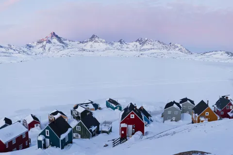 Ông Trump dọa áp thuế đồng minh NATO nếu phản đối Mỹ kiểm soát Greenland
