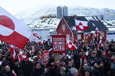 Greenland vạch “lằn ranh đỏ”, Đan Mạch đẩy mạnh phòng thủ trước sức ép từ Mỹ
