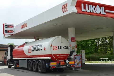 Bulgaria hành động bất ngờ sau khi Lukoil bị Mỹ trừng phạt, EU đối mặt khủng hoảng năng lượng mới