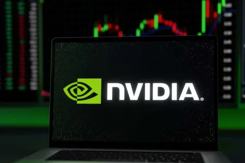 Chứng khoán Mỹ phá kỷ lục giữa lo ngại GDP “nóng”, nhà đầu tư vẫn đặt cược vào Fed
