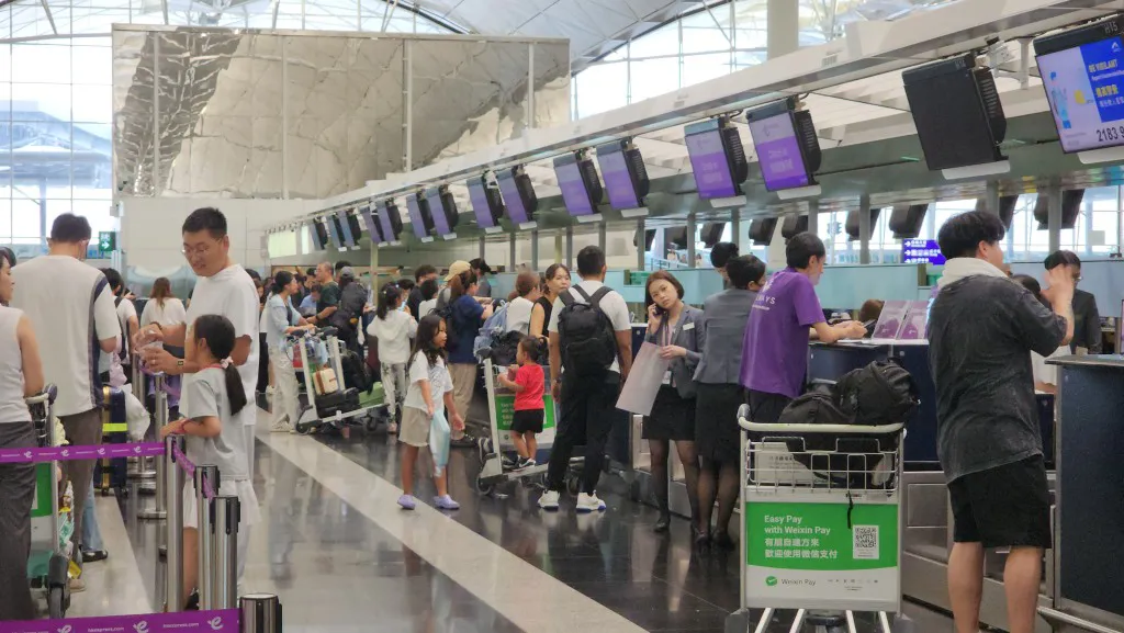 Hồng Kông hủy 500 chuyến bay, Thái Lan kích hoạt ứng phó bão Wipha