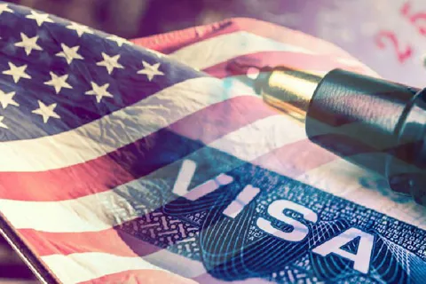 Mỹ bất ngờ siết xét duyệt thị thực H-1B, người xin visa có thể bị “soi” mạng xã hội
