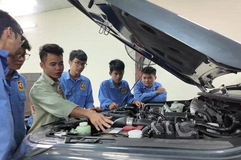 Đào tạo “Học nghề có lương”