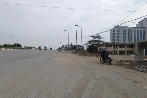 Cần “thuốc đặc trị” bụi từ công trường xây dựng