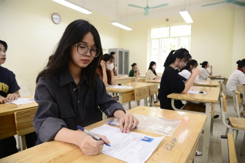 Giảm áp lực thi lớp 10
