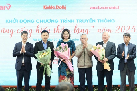 Nhân văn từ góc nhìn hướng tới người dân vùng bão lũ