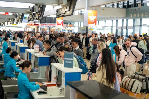 Không thể phó mặc thị trường