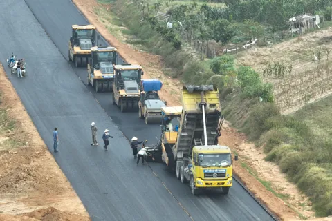 Siết kỷ cương để tránh “khởi công rầm rộ, triển khai cầm chừng”
