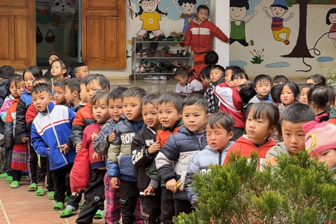 Từ rốn lũ đến miền biên ải: Những chuyến đi không hẹn trước