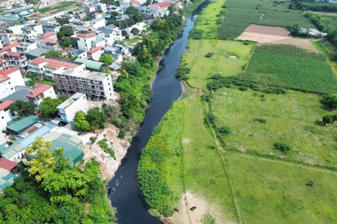 Xâm hại sông ngòi lại “nóng” trước mùa mưa bão
