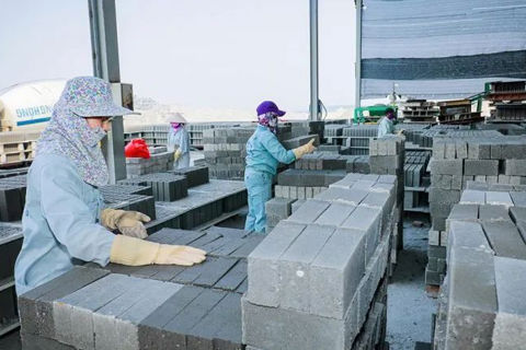 Gạch không nung - giảm tải trọng, tiết kiệm chi phí