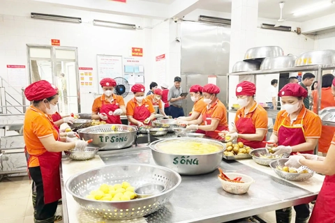Từ suất ăn bảo đảm đến sự yên tâm lâu dài