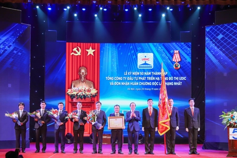 Đẩy mạnh tái cấu trúc để phát triển bền vững