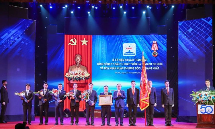 Đẩy mạnh tái cấu trúc để phát triển bền vững