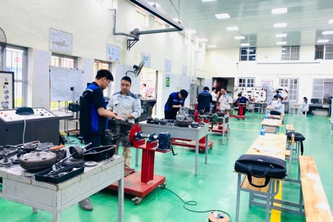 Doanh nghiệp hợp tác đào tạo, tuyển dụng sinh viên vào làm việc