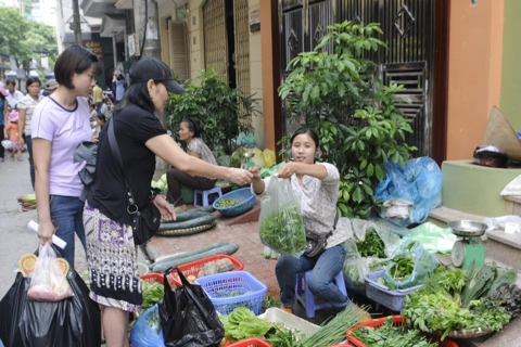Bỏ cái “tiện” để giữ cái “bền”