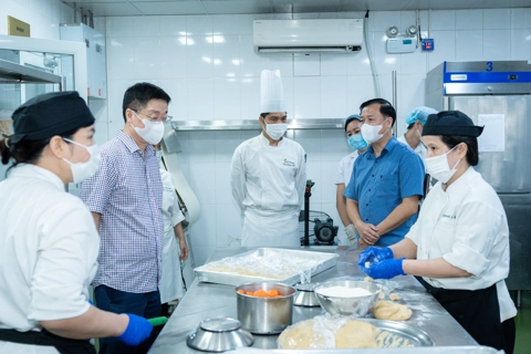 Hà Nội siết chặt an toàn thực phẩm mùa Trung thu
