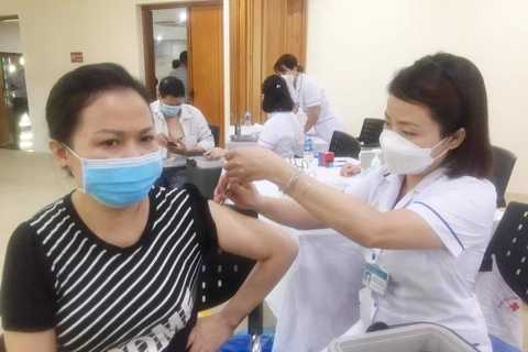 Bộ Y tế tiếp tục khuyến cáo người dân chủ động phòng, chống Covid-19
