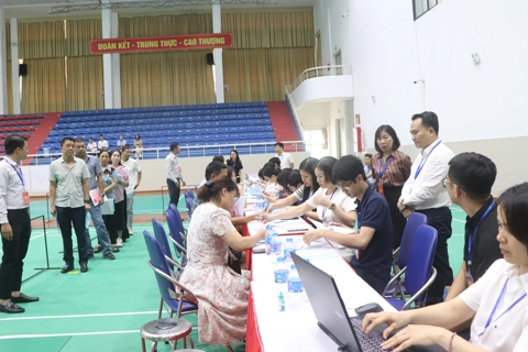 Hàng trăm hộ dân Bắc Từ Liêm và Nam Từ Liêm phấn khởi được bốc thăm nhận đất dịch vụ 
