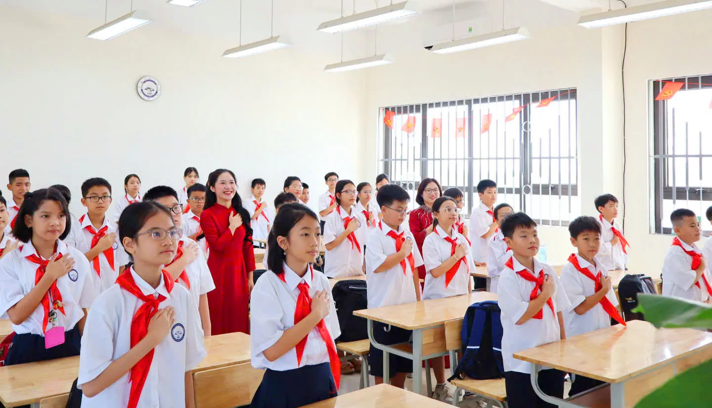 Hơn 8.000 học sinh phường Tây Tựu phấn khởi bước vào năm học mới