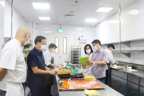 Hà Nội kiểm tra ATTP, bánh Trung thu tại khách sạn JW Marriott