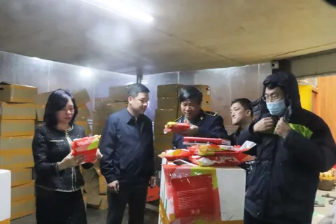 Hà Nội kiểm tra đột xuất ATTP tại phường Đông Ngạc
