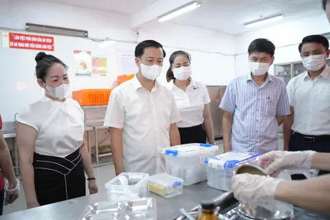 Từ ngày 6/10, đoàn liên ngành kiểm tra đột xuất bữa ăn bán trú cho học sinh Hà Nội
