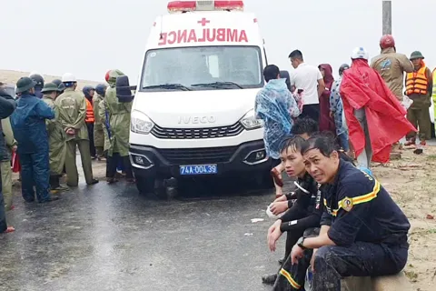 Bộ Y tế yêu cầu tập trung khắc phục nhanh hậu quả bão số 10 và mưa lũ