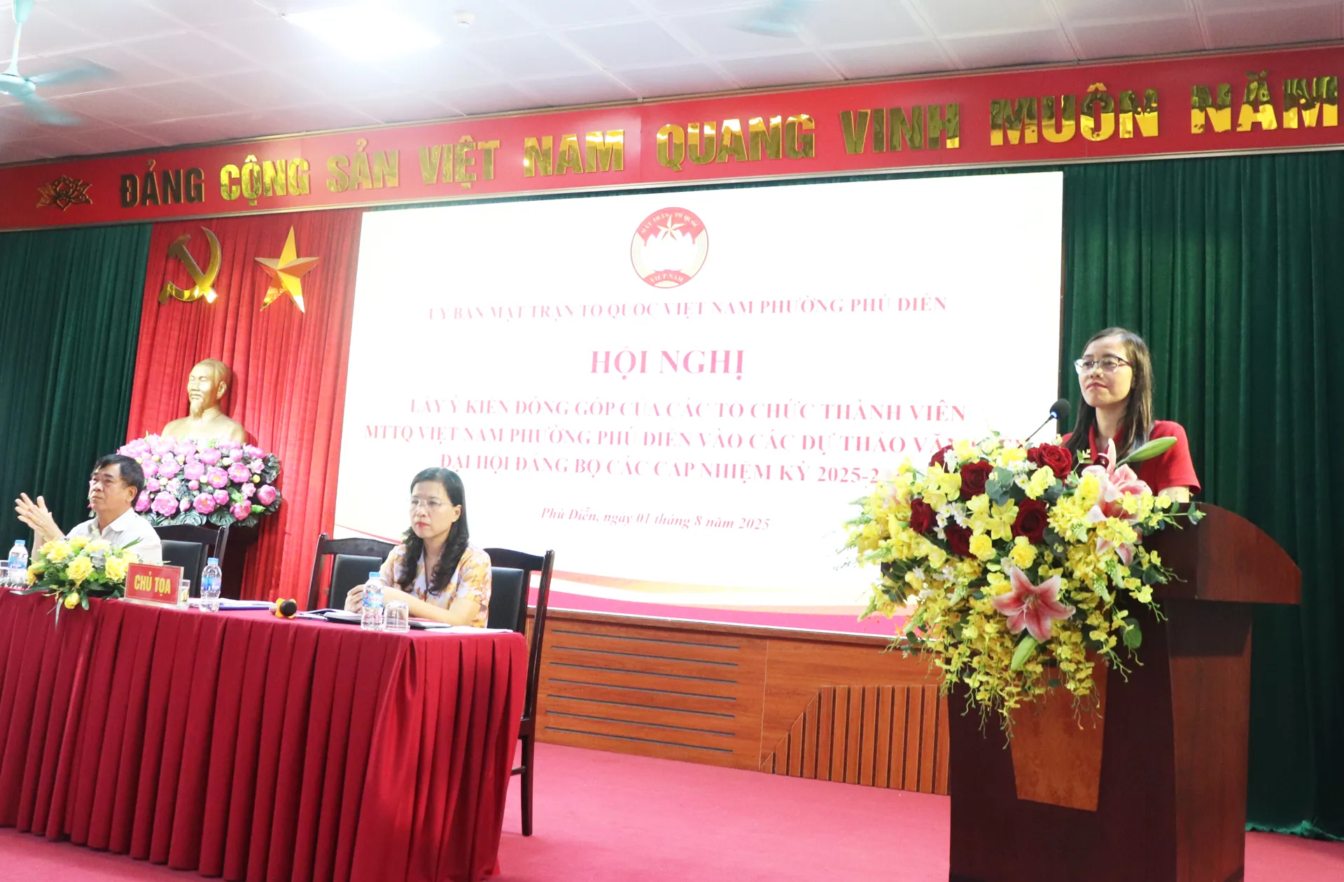 Phường Phú Diễn sôi nổi đóng góp ý kiến vào dự thảo văn kiện Đại hội Đảng bộ