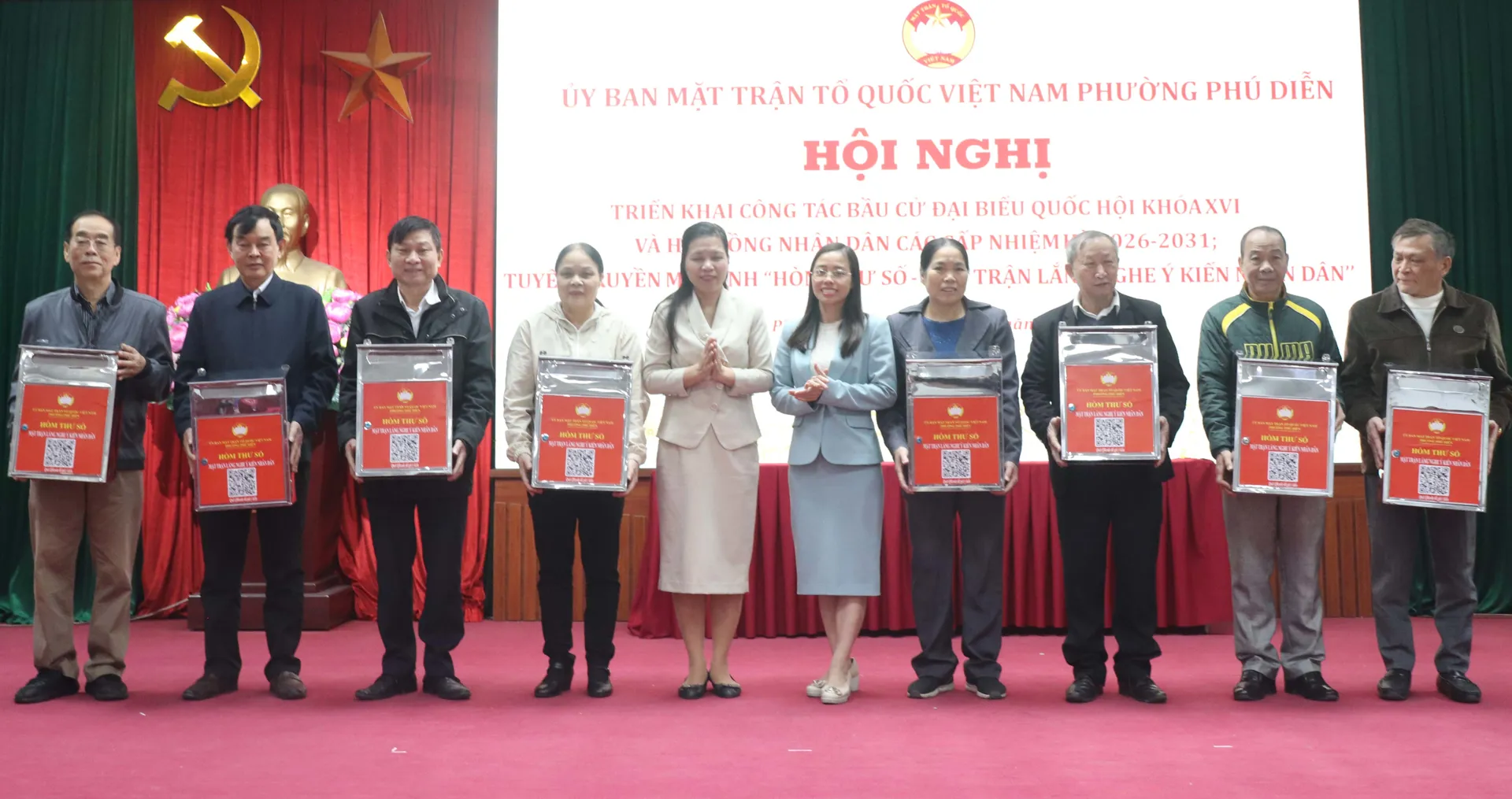 Phường Phú Diễn triển khai mô hình "Hòm thư số - Mặt trận lắng nghe ý kiến Nhân dân"