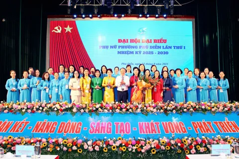 Phụ nữ phường Phú Diễn phát huy sức sáng tạo, tinh thần làm chủ, khát vọng vươn lên