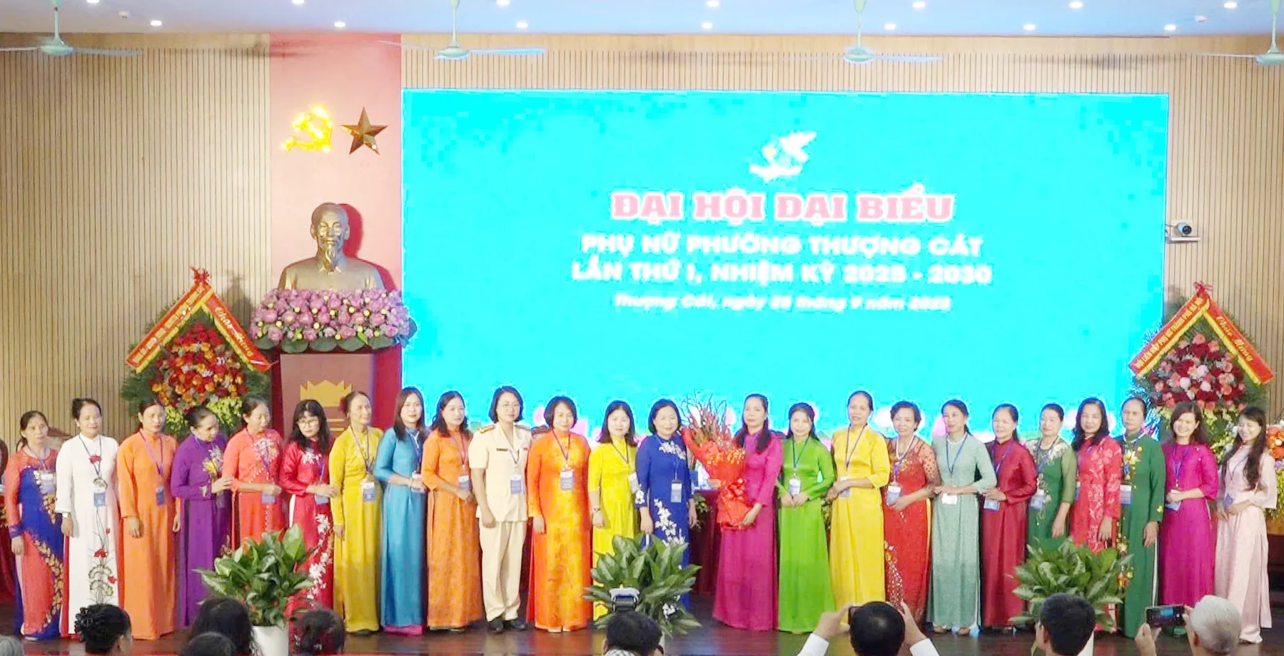 Phụ nữ phường Thượng Cát chung tay phát triển đô thị sinh thái