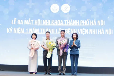 Phó Chủ tịch UBND TP Vũ Thu Hà dự lễ ra mắt Hội Nhi khoa Hà Nội