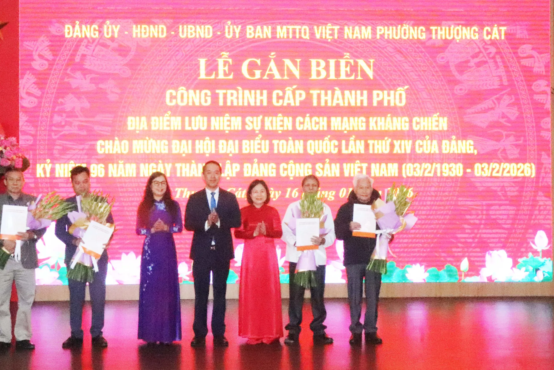 Phường Thượng Cát gắn biển 4 địa điểm lưu niệm cách mạng chào mừng Đại hội Đảng