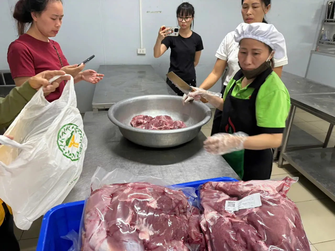 Kết quả kiểm tra ATTP bếp ăn tập thể Trường Tiểu học Cự Khê