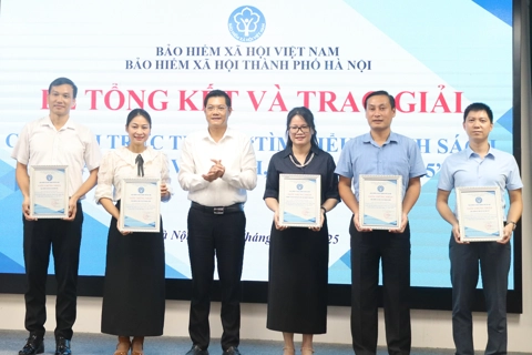 Trao giải cuộc thi tìm hiểu chính sách BHXH, BHYT năm 2025