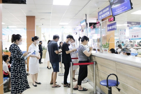 Hà Nội yêu cầu đảm bảo an toàn tuyệt đối cho người bệnh bão số 3