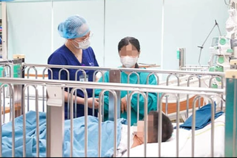 Vụ trẻ bị xe ba bánh cán ở Nam Định sẽ được Quỹ BHYT chi trả 100% viện phí
