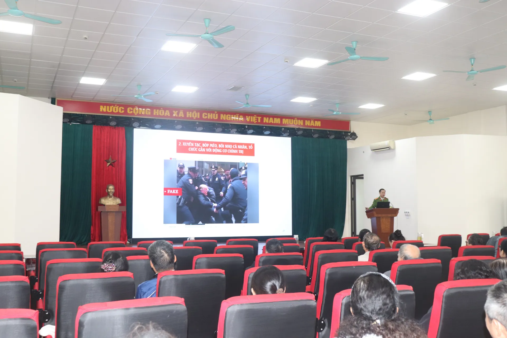 Phường Xuân Đỉnh chủ động triển khai Nghị quyết Đại hội MTTQ, tuyên truyền an ninh mạng