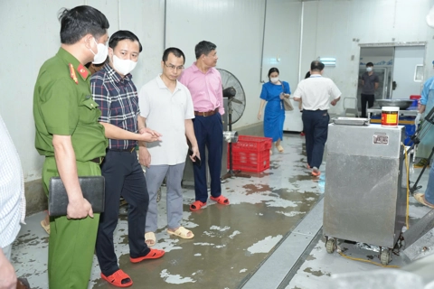 Hà Nội kiểm soát chặt an toàn thực phẩm bếp ăn tập thể
