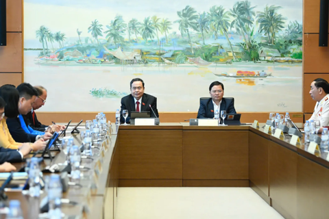 Tiến hành sửa đổi Hiến pháp thận trọng, khách quan, dân chủ, khoa học, hiệu quả
