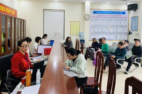 Phường Khương Đình giữ nhịp công tác xuyên Tết, vào việc ngay từ ngày đầu Xuân