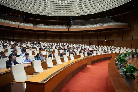 Quốc hội quyết nghị mục tiêu tăng trưởng GDP năm 2026 là trên 10%
