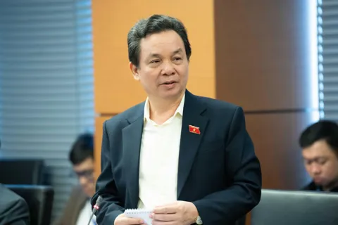 Đại biểu Quốc hội đề xuất triển khai sách giáo khoa điện tử từ năm 2030