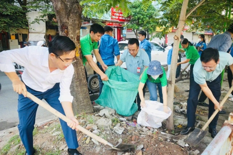 Chủ tịch UBND Thành phố Hà Nội ra Công điện yêu cầu tăng cường giữ gìn trật tự đô thị đảm bảo vệ sinh môi trường