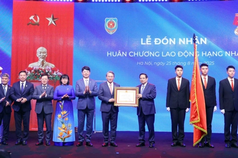 Thủ tướng Chính phủ: Tiếp tục rà soát, kịp thời thể chế hóa “Bộ tứ trụ cột”